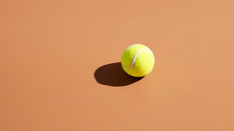 How to Choose Right Tennis Ball
